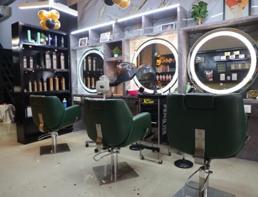 Lyra Salon Thodupuzha